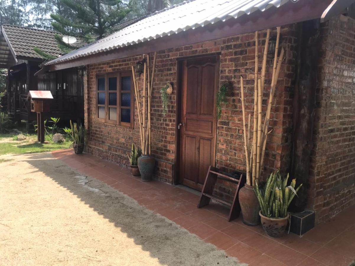 Bayu Beach Penarek Kampung Penarik Екстериор снимка