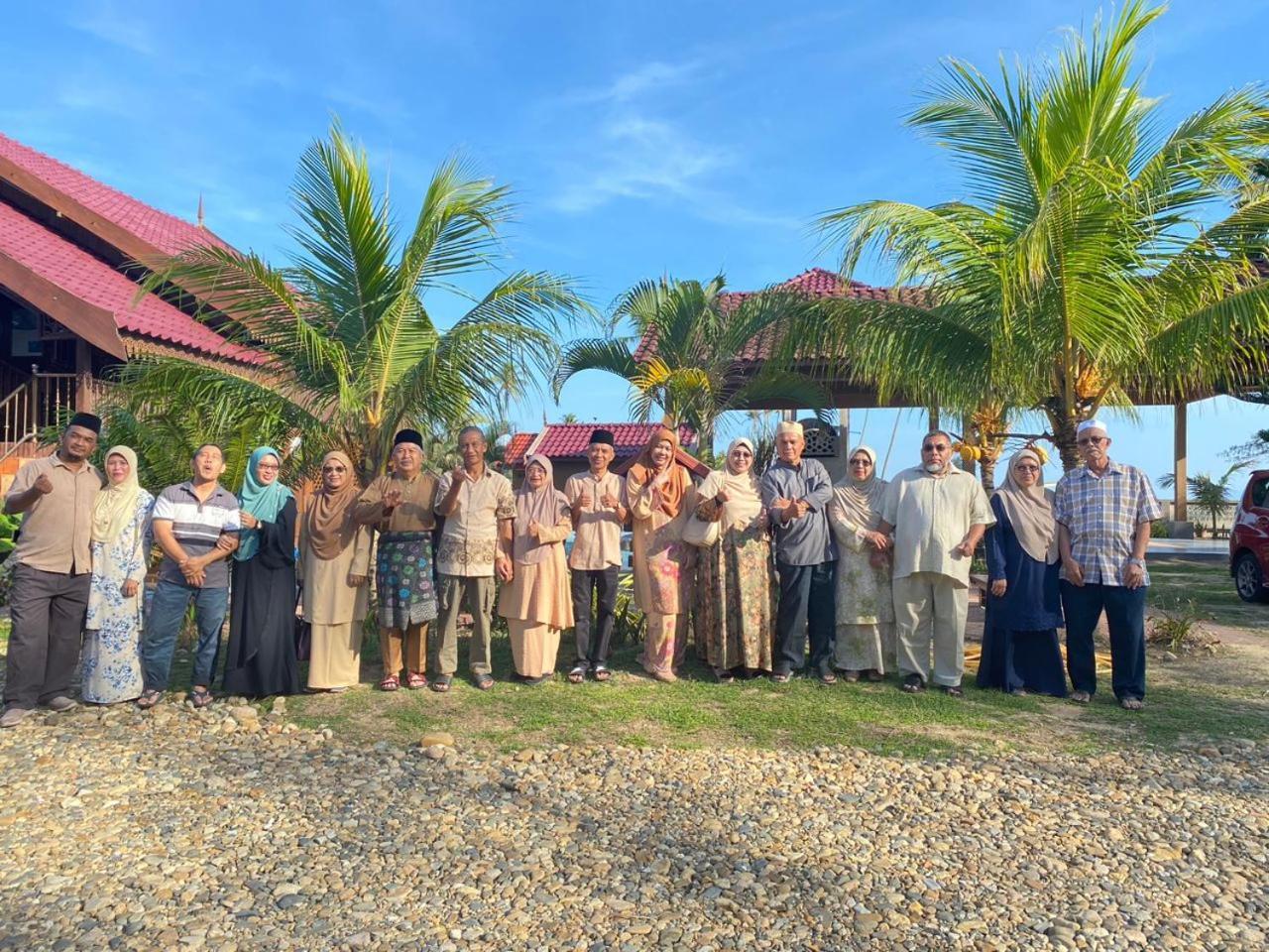 Bayu Beach Penarek Kampung Penarik Екстериор снимка