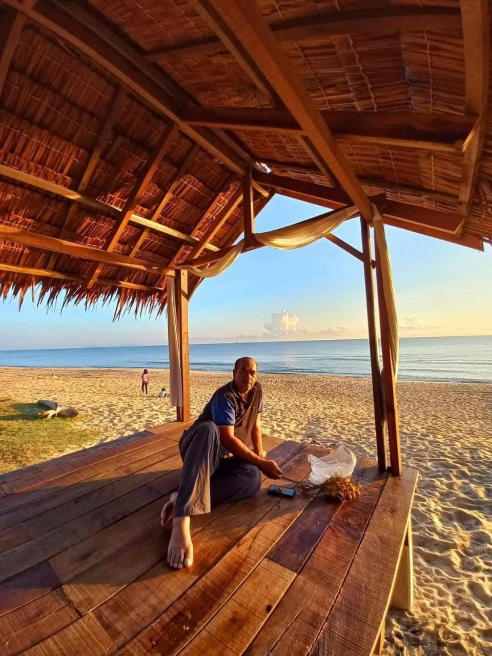 Bayu Beach Penarek Kampung Penarik Екстериор снимка